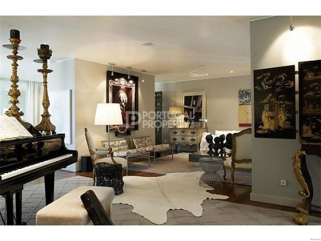 Magnificent 5+1 apartment in Restelo - 2