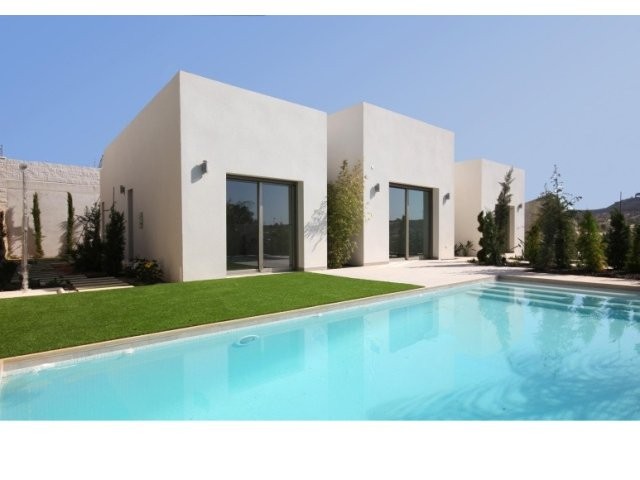 STUNNING MODERN DETACHED VILLAS