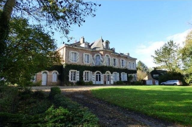 9 bedroom Castle For Sale: 80100..