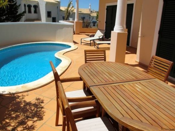 3 Bed Apartment For Sale In Vale do.. - 2