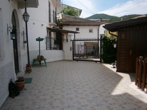 LOVELY ABRUZZO TOWNHOUSE - 2