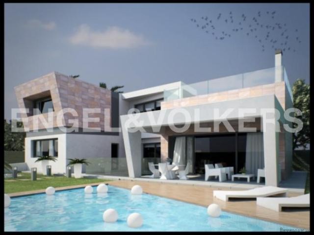 Sunny and bright villa