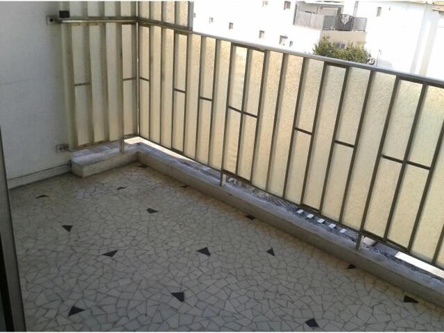 One bed near seafront in Fleurs - 2