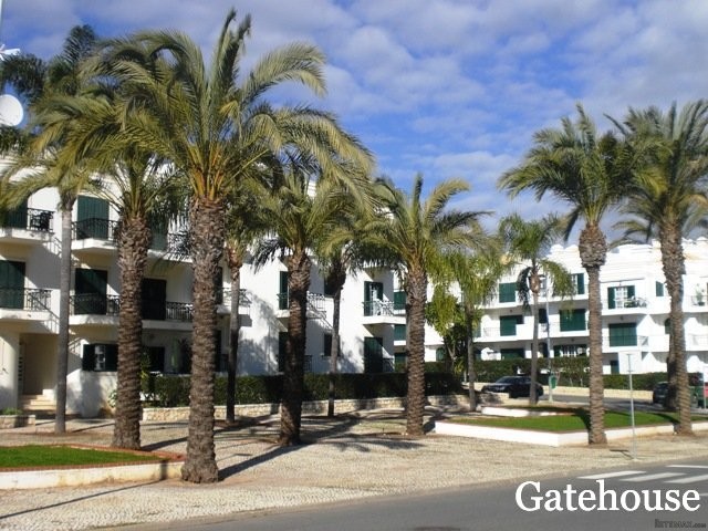 Distressed Apartment In Cabanas de.. - 2
