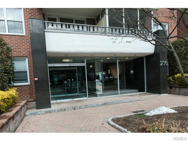 3 bedroom Co-op For Sale: Scarsdale.. - 2