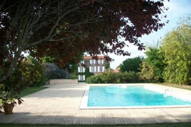 5 bedroom House For Sale: 79000 A 10.. - 2