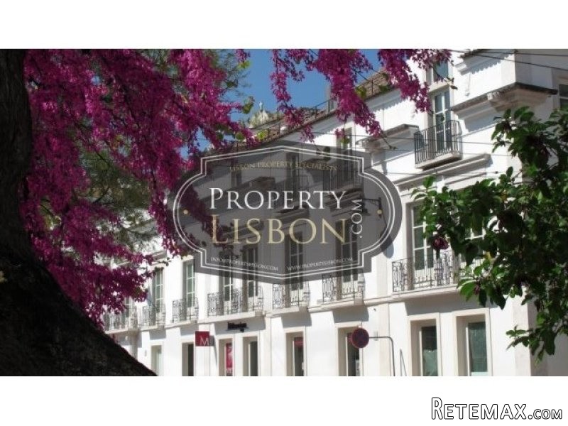 Newly Built T5 Lisbon Apartment for