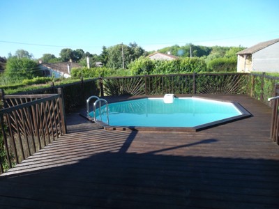 Detached Bungalow, Pool In Decked.. - 2