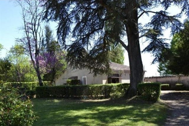 5 bedroom House For Sale: 16100 COGNAC - 2