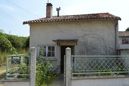 Property to renovate close to Ruffec