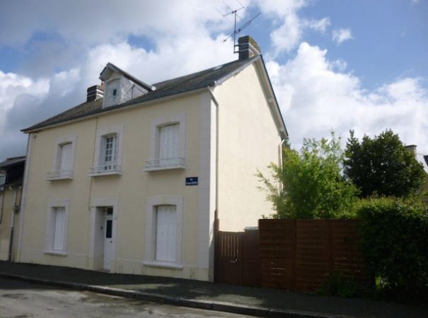 Impressive House in Nice Village