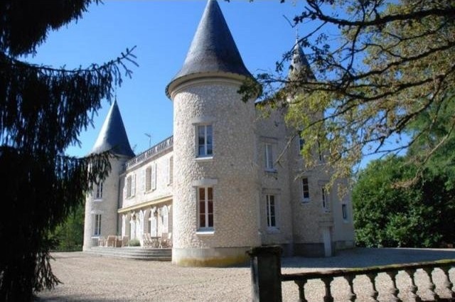10 bedroom Castle For Sale: 53340 SABLE.. - 2