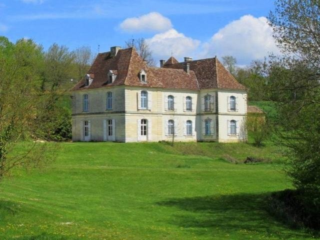 8 Bedroom Manor House For Sale - 2