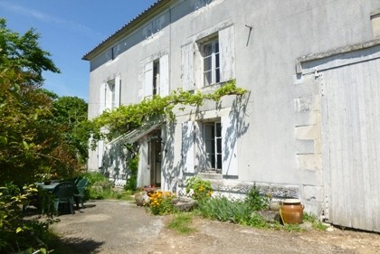 Beautiful spacious property with 2..