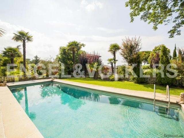 The privacy of a Villa, Vilanova - 2