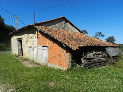 Barn with over 6000m² of land - 2