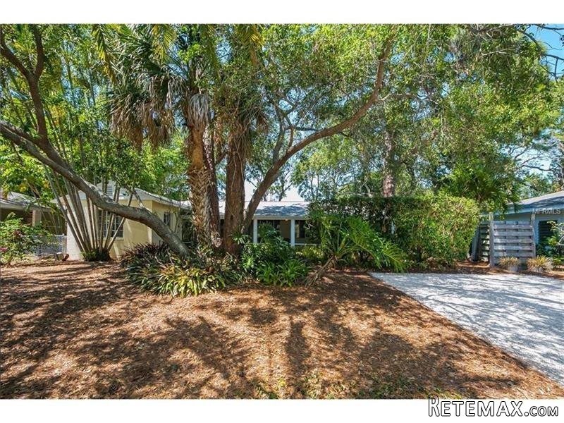 3 bedroom House For Sale: 1941 Rose St..