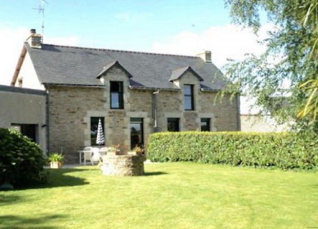 House in Good Condition, Outbuildings