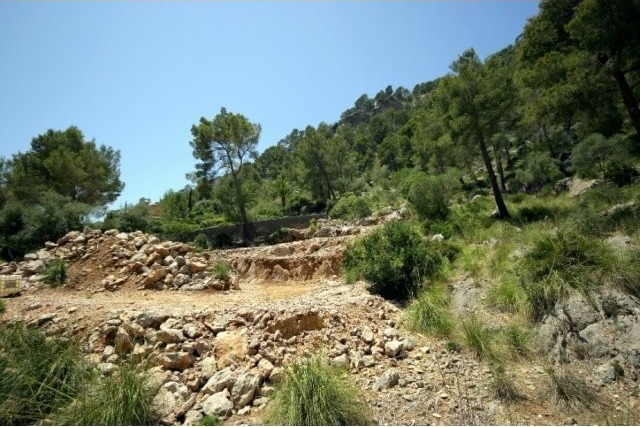 Plot with building licence for a villa..