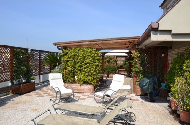 4 Bedrooms - Attic - For Sale - 2
