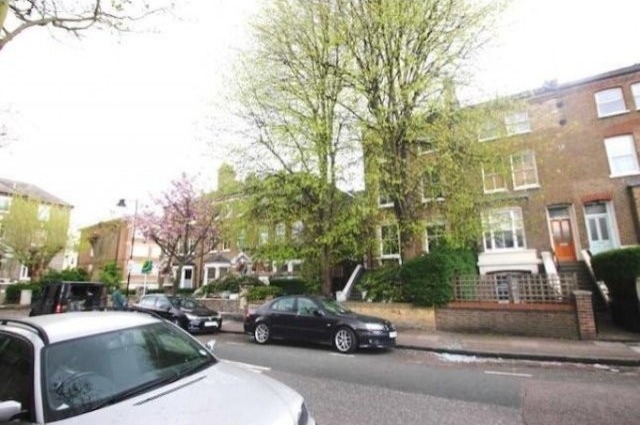 2 Bed Flat/Apartment To Let in London