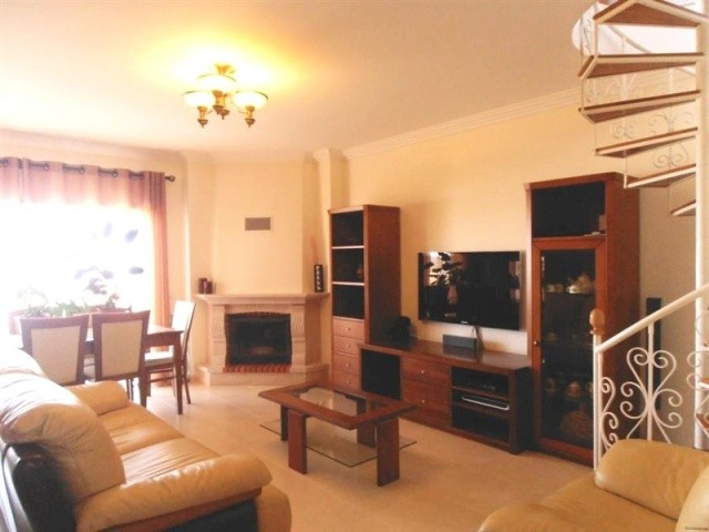 LARGE 3 BEDROOM APARTMENT WITH GOOD SEA.. - 2