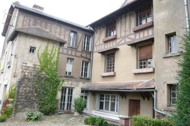 17 bedroom House For Sale: 86100 15.. - 2