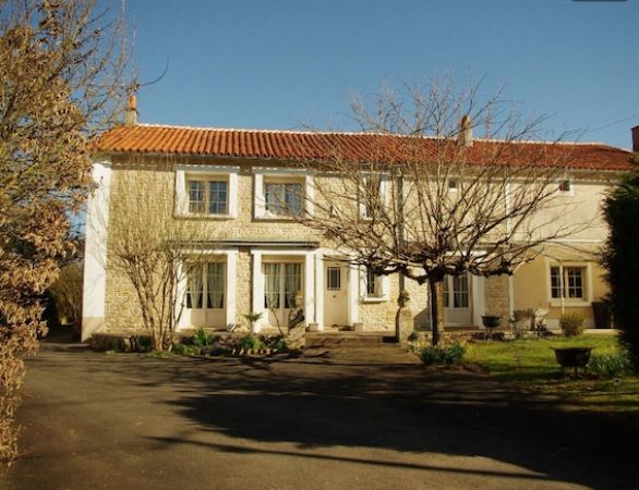 Glorious Country House, Nice Plot
