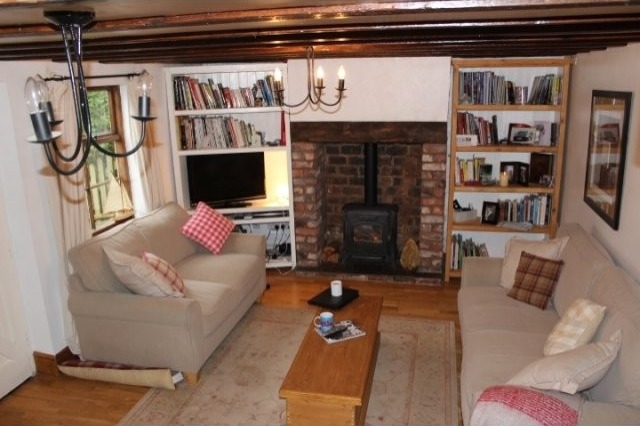 Four bedroom cottage in Horsehay.. - 2