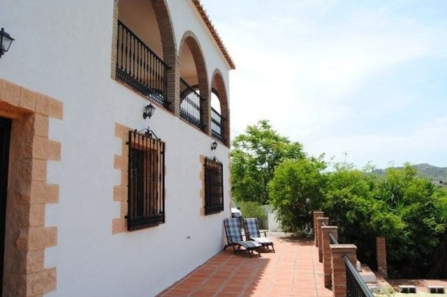 Villa for Sale in Canillas De Albaida.. - 2