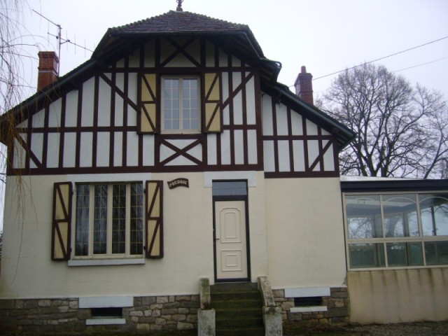 Very Attractive Property North of Town