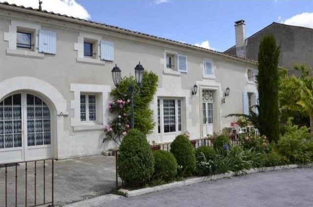 10 bedroom Character For Sale: 16100..