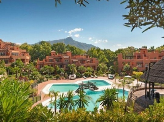 Apartment for sale in Nueva Andalucia..