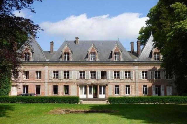 9 bedroom Castle For Sale: 60000 OISE