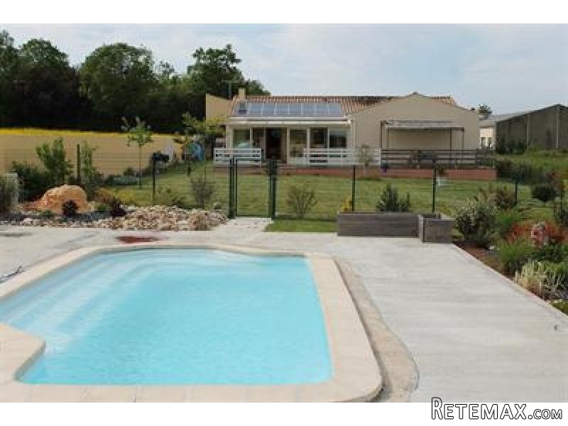 5 Bedrooms - House - Poitou-Charentes..