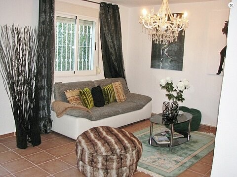 * Beautiful 4 Bed Duplex Apartment - 2
