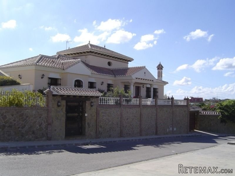 4 bedroom, 4 bathroom Villa, (build 270.. - 2