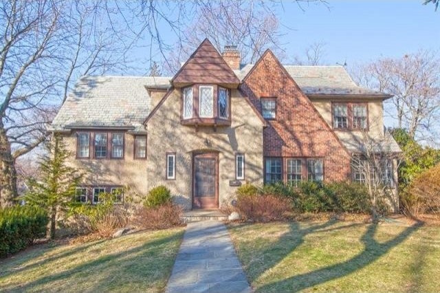 5 bedroom Residence For Sale: Pelham..
