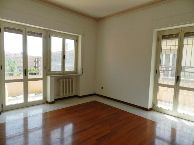 2 Bedrooms - Apartment - For Sale - 2