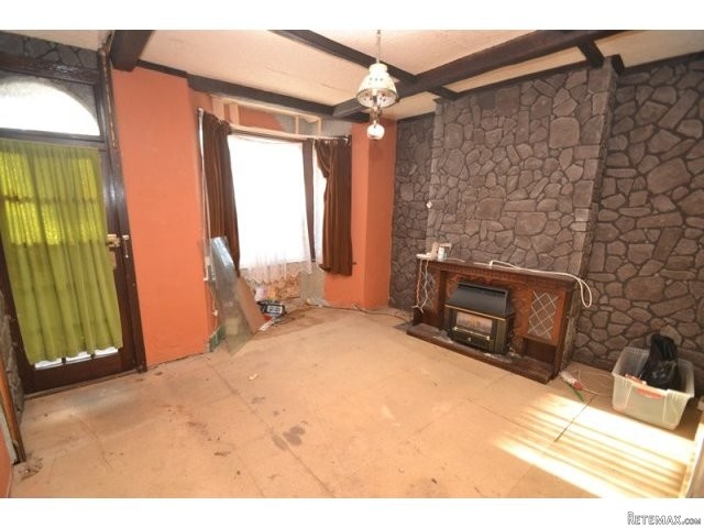 3 bedroom house in QUEENBOROUGH - 2