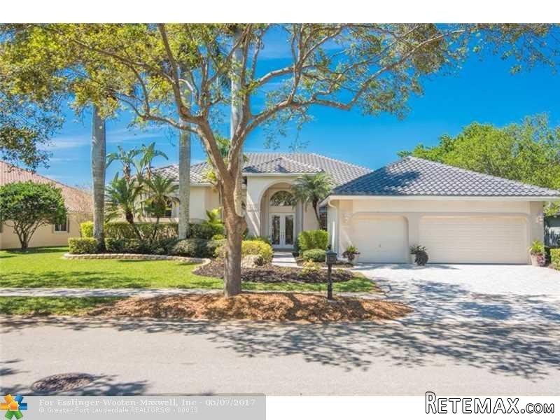 5 bedroom House For Sale: 1515 Island..