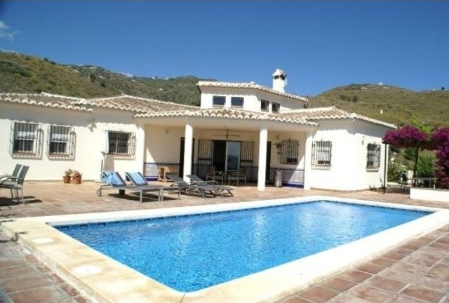 Villa for Sale in Arenas 395.000..