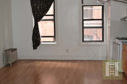 1 bedroom Apartment For Sale: 825..