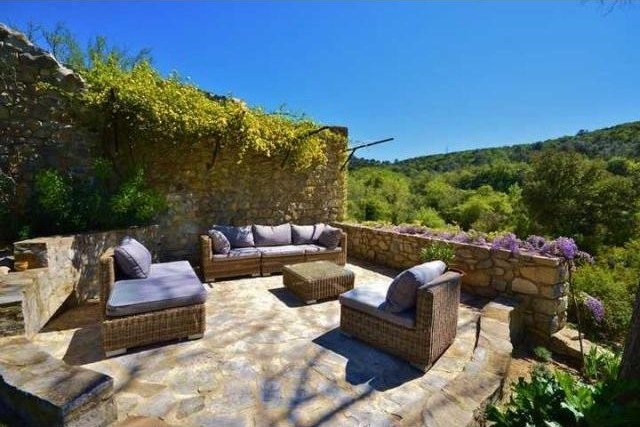 8 Bedroom Country House For Sale - 2