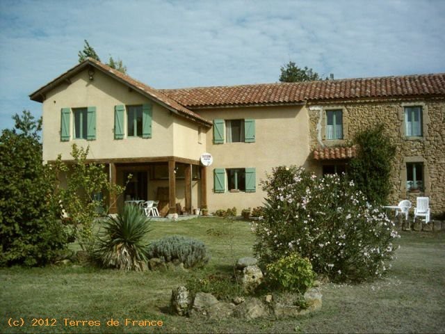 Idyllic Farmhouse With Pool