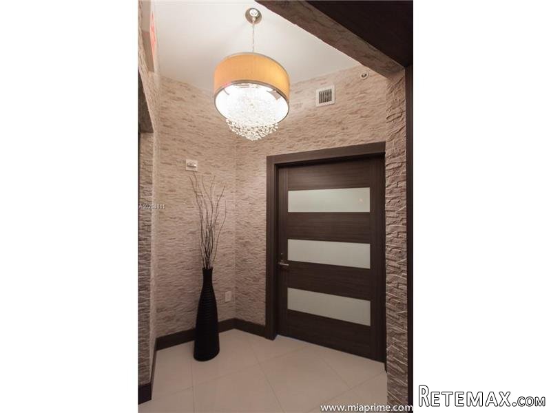 1 bedroom Flat For Sale: 2020 N..