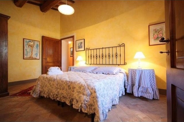 5 bedroom House For Sale: Collazzone.. - 2
