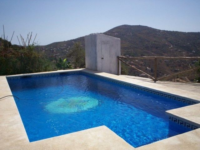 Country Houses for Sale in Competa..