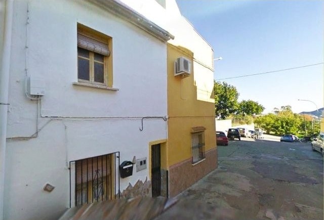Town House - Beautiful 3 bedroom..