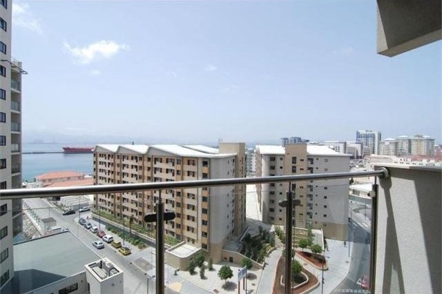 2 bedroom Apartment For Sale: Kings..
